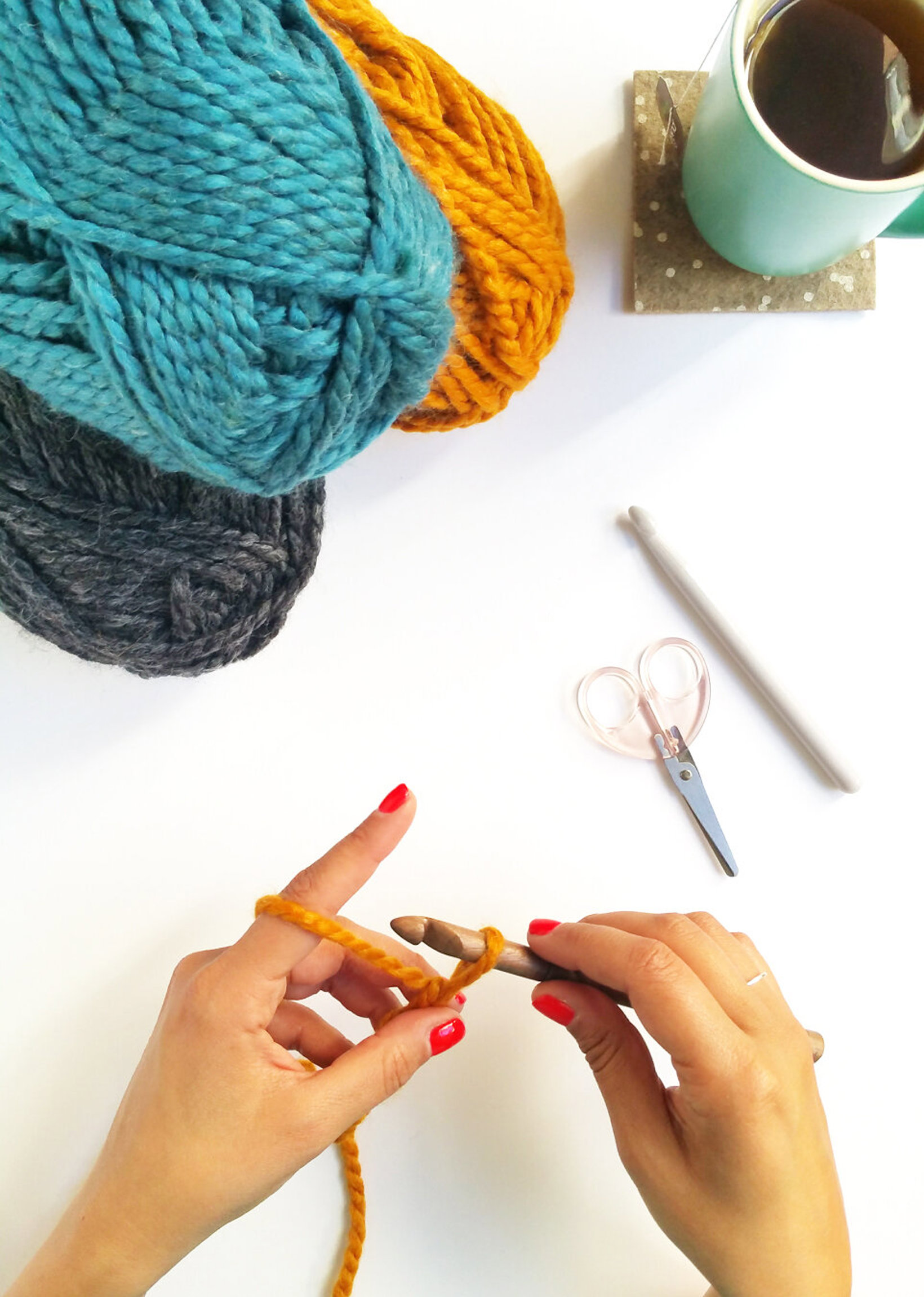 Modern Crochet for Beginners with Lydia Tedde 2023 | Iris & Dora